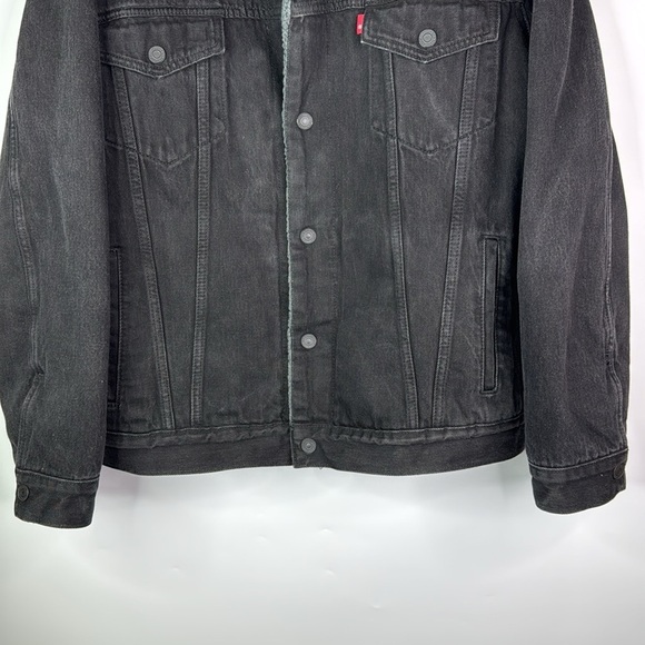 Levi's Black Sherpa Lined Trucker Denim Jacket Size XL - Picture 3 of 11